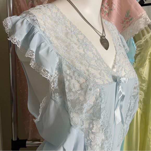 Vintage 50's / 60's Nightgown - Picture 3 of 11